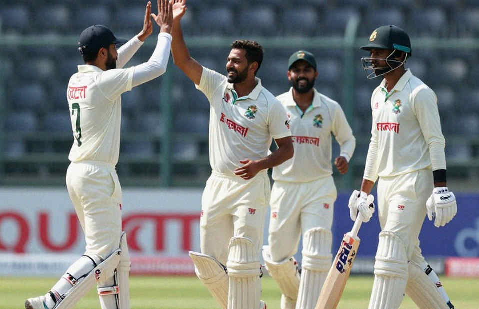 ফাঁকা ঘরের সততা: ক্রিকেট তথ্য, ব্লকচেইন আর না-জানার নীতিশাস্ত্র